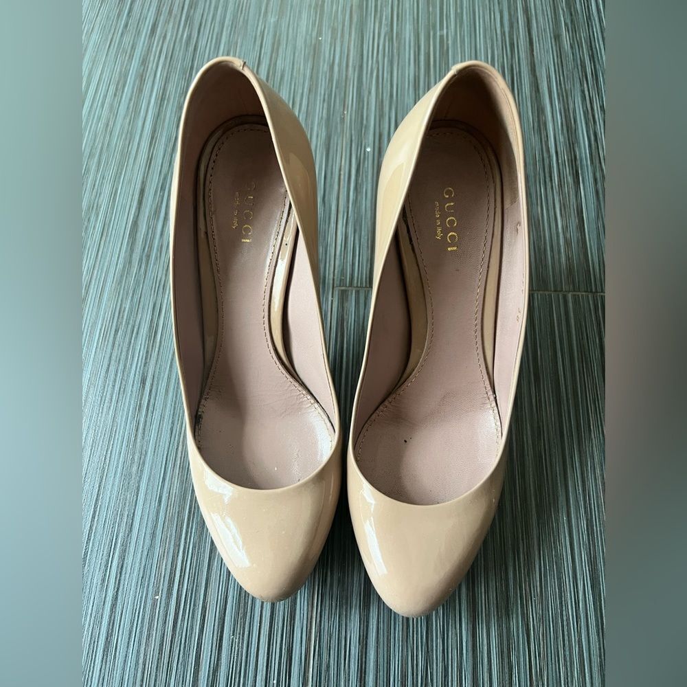 Gucci Patent Leather pumps